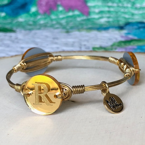 Jewelry - BOGO 🆓 NWOT “R” gold bangle bracelet